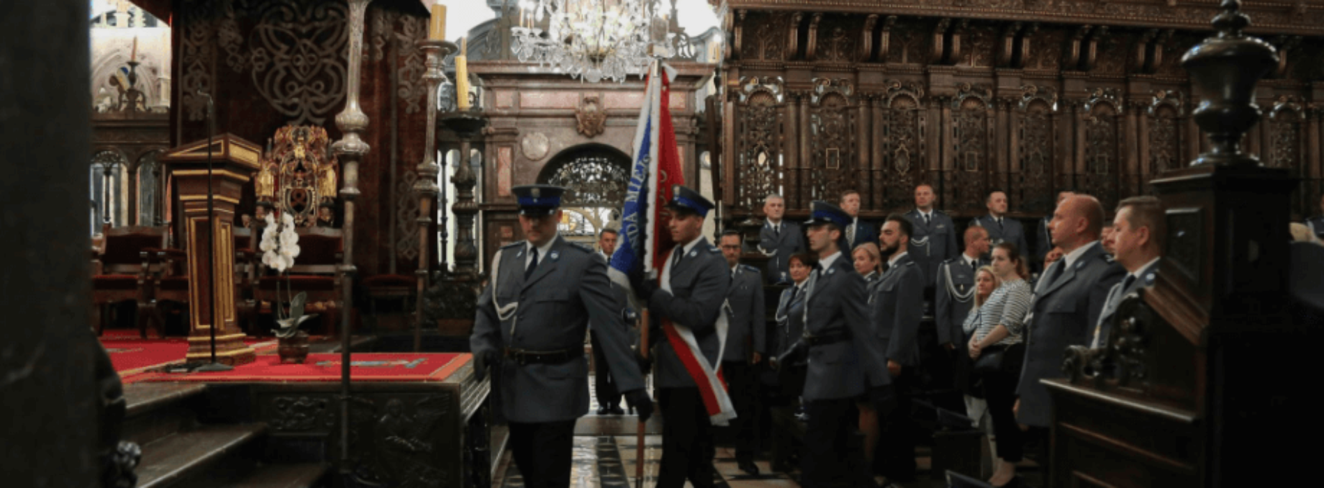 Msza święta w intencji małopolskiej Policji w Katedrze Królewskiej na Wawelu